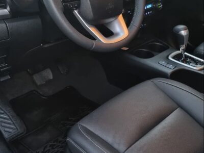 Toyota Hilux Srx 4x4 at 2.8tdi 204cv 2024 10.000km